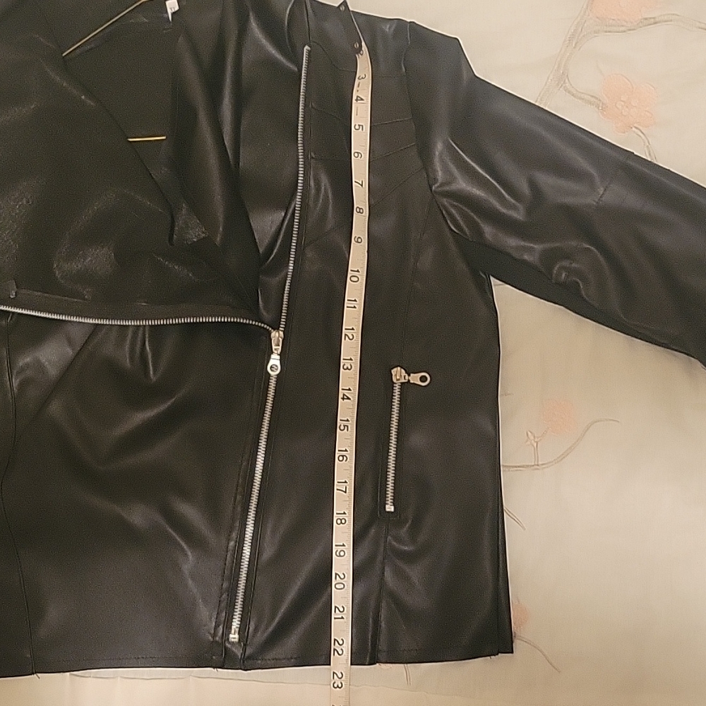 $10 Clean Out Sale - Picture 6 of 7